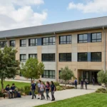 المدارس والمباني التعليمية المسبقة الصنع