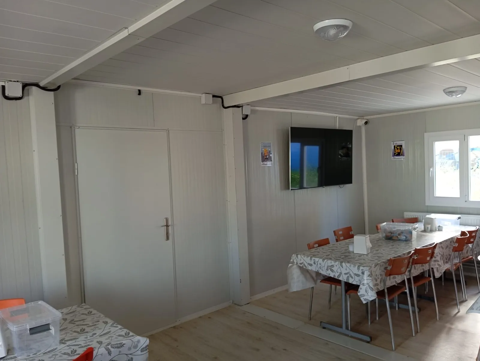 Portable prefabricated dining hall container